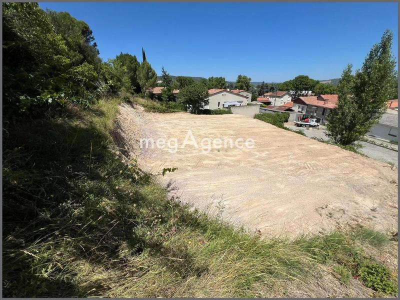 Terrain constructible - 1 078 m²