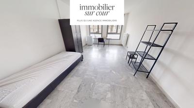 Appartement - 94 m² - 5 pièces