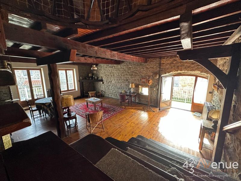 Maison - 223 m² - 8 pièces