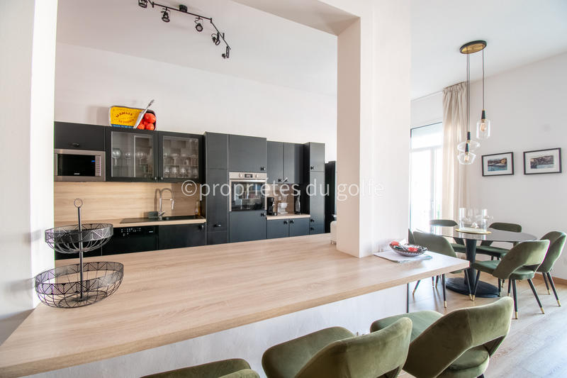 Appartement - 207 m² - 7 pièces