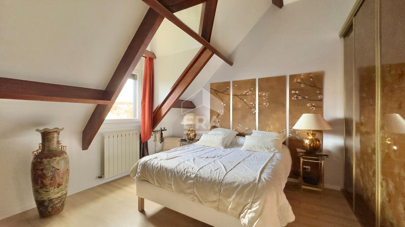 Maison - 140 m² - 6 pièces