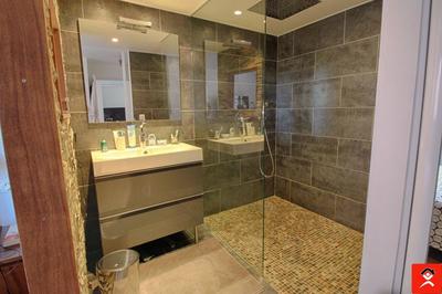 Appartement ancien - 65 m² - 2 pièces