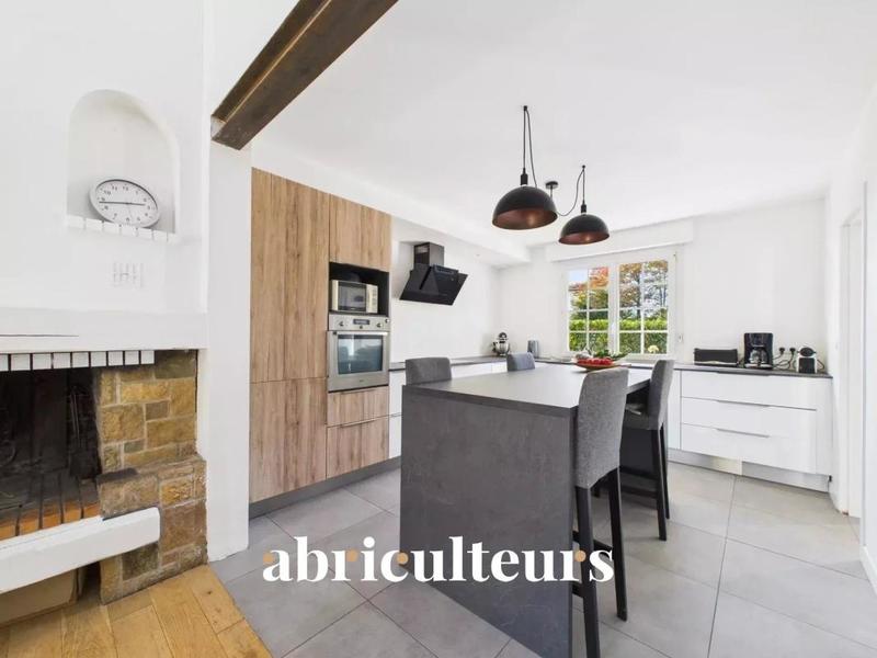 Maison - 172 m² - 7 pièces