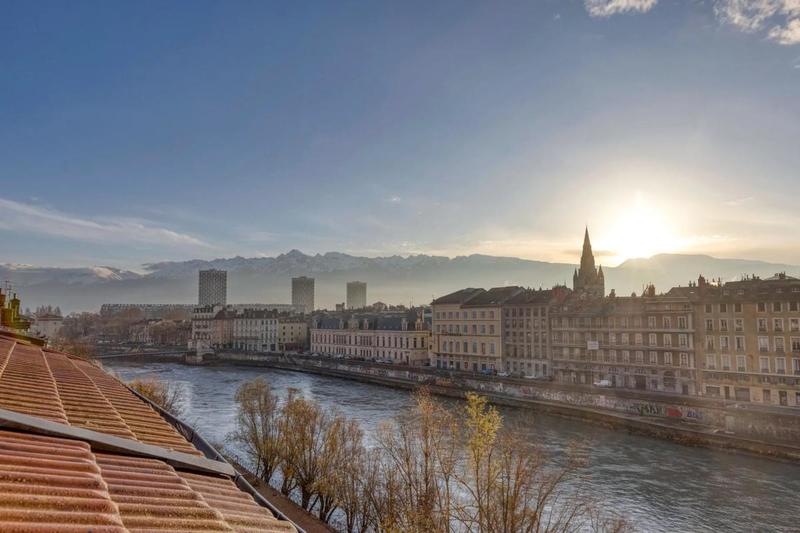 Duplex - 190 m² - 7 pièces