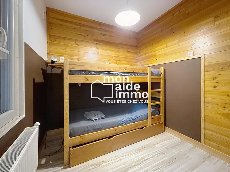 Maison - 220 m² - 6 pièces