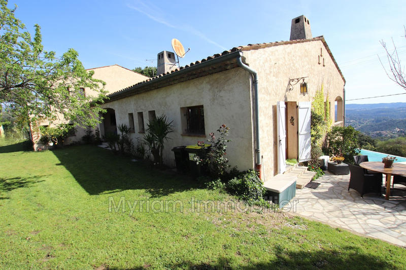 Maison - 265 m² - 8 pièces