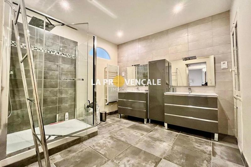 Appartement - 65 m² - 2 pièces