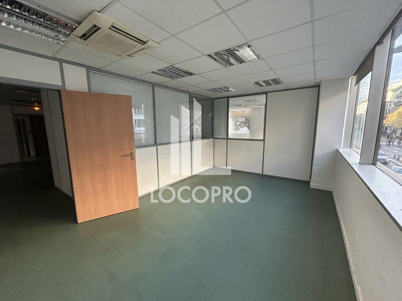 Bureau - 327 m²