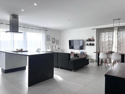 Maison - 92 m² - 5 pièces