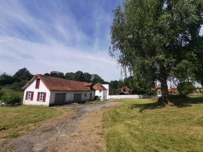 Maison - 220 m² - 5 pièces