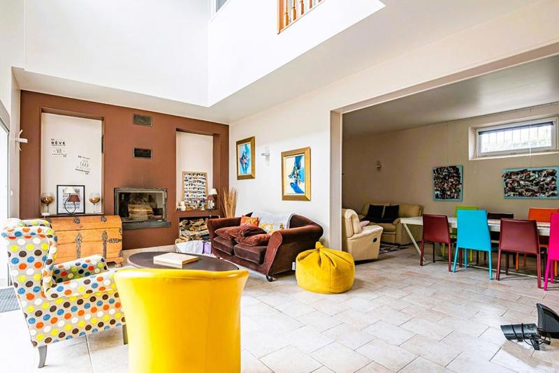 Propriété - 550 m² - 17 pièces