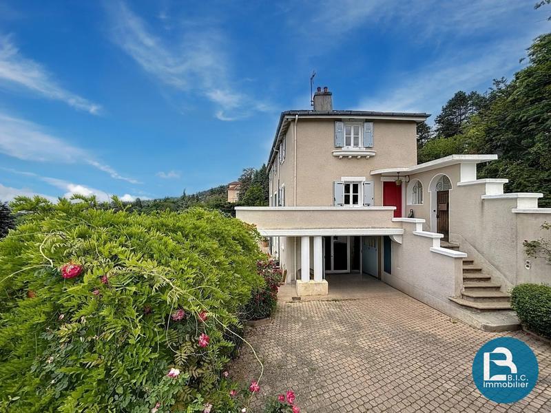 Maison ancienne - 217 m² - 6 pièces