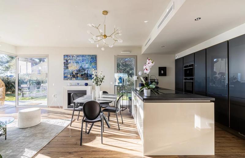 Appartement - 90 m² - 4 pièces