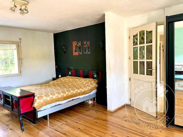 Maison traditionnelle - 149 m² - 7 pièces