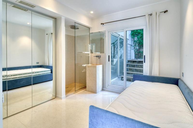 Villa - 220 m² - 5 pièces