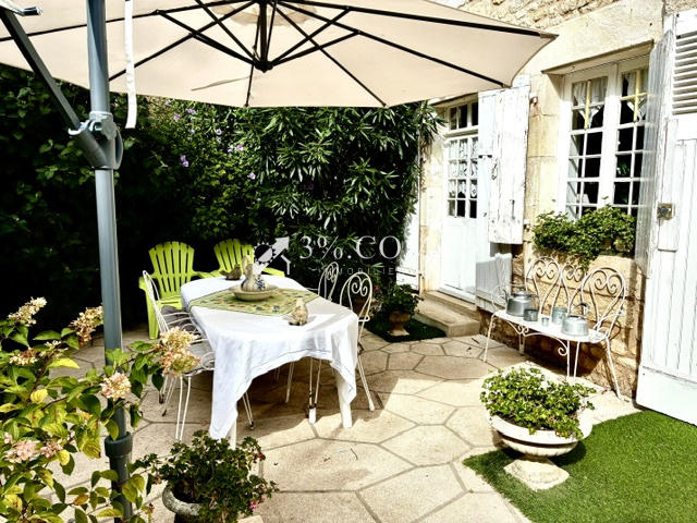 Demeure - 228 m² - 9 pièces