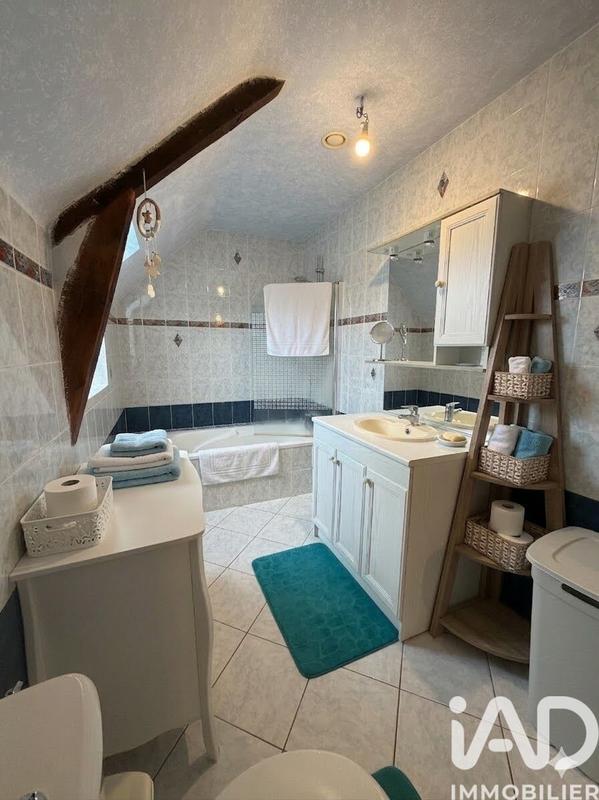 Maison - 212 m² - 7 pièces