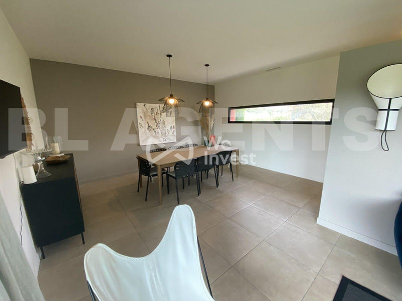 Maison - 1 000 m² - 4 pièces