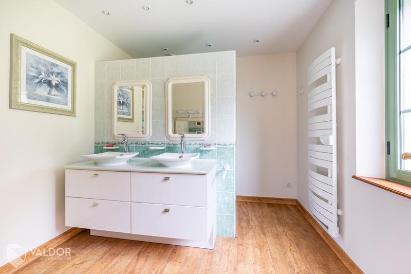 Maison de ville - 300 m² - 7 pièces