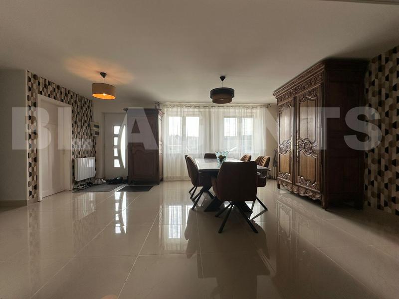 Maison - 108 m² - 5 pièces