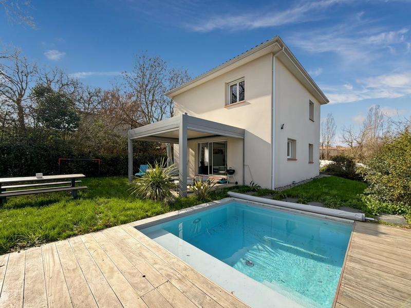 Maison - 125 m² - 5 pièces