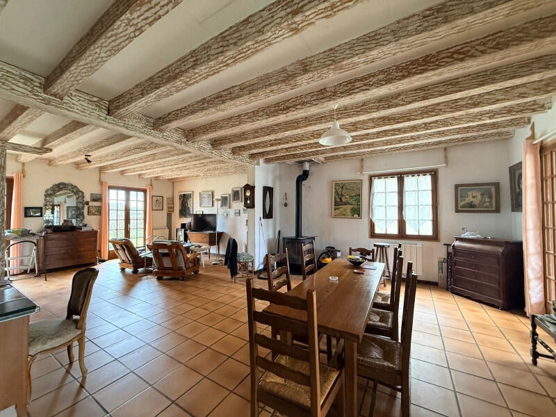 Maison - 210 m² - 7 pièces