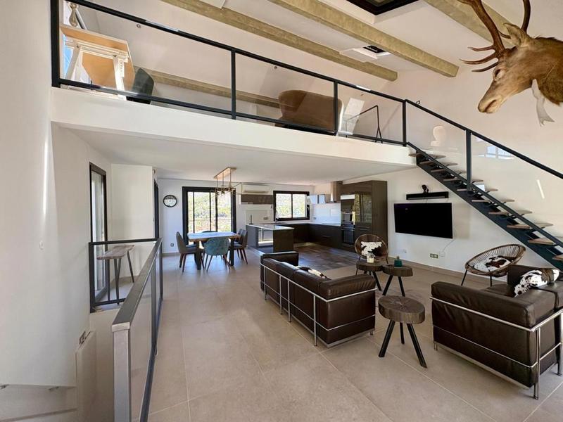 Maison - 169 m² - 5 pièces