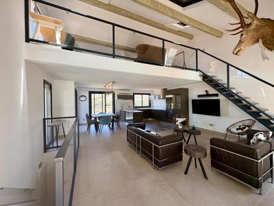 Maison - 169 m² - 5 pièces