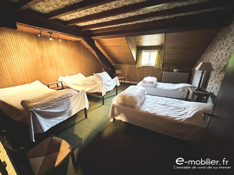 Maison - 215 m² - 8 pièces