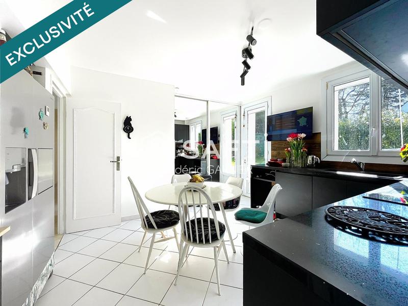 Maison - 212 m² - 7 pièces