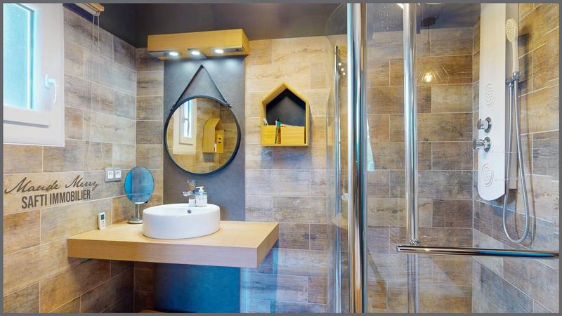 Maison - 163 m² - 7 pièces