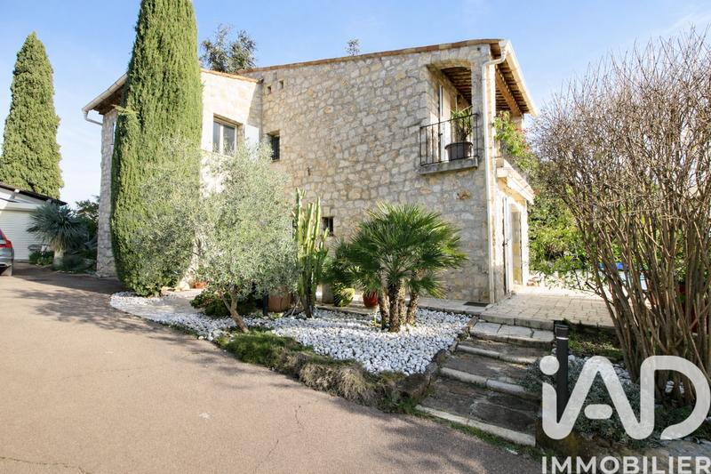 Maison - 180 m² - 4 pièces