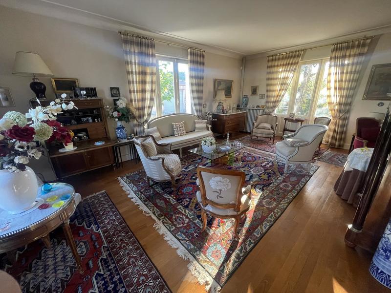 Maison - 200 m² - 9 pièces