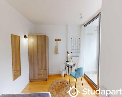 Chambre - 100 m² - 1 pièce