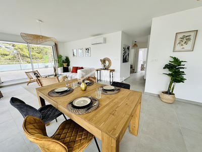 Appartement - 90 m² - 4 pièces