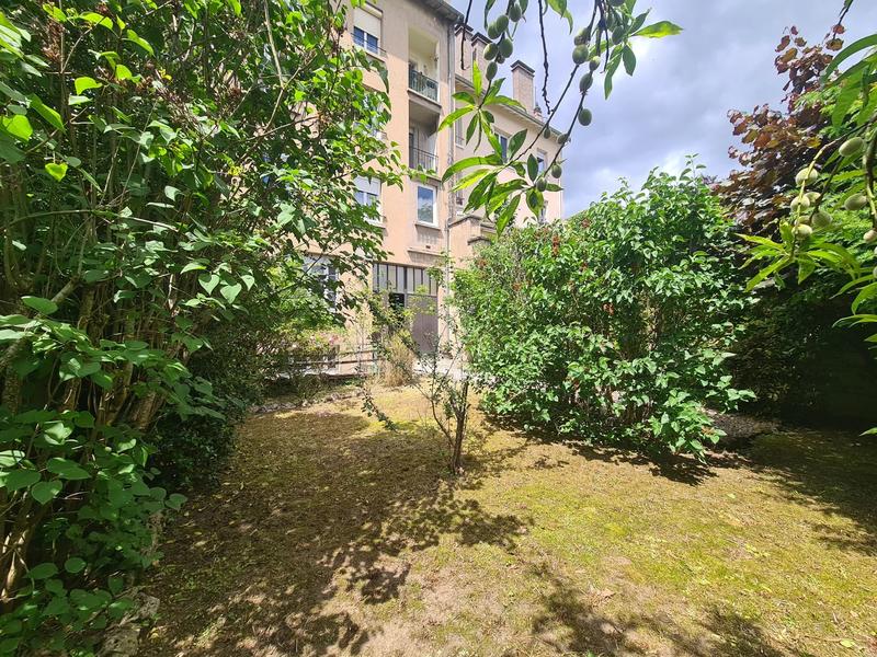 Appartement - 126 m² - 6 pièces