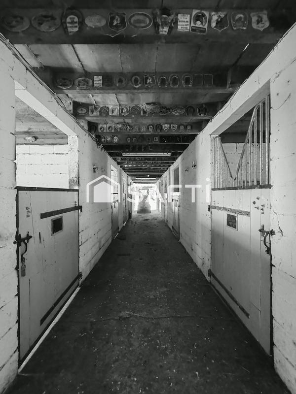 Maison - 249 m² - 8 pièces