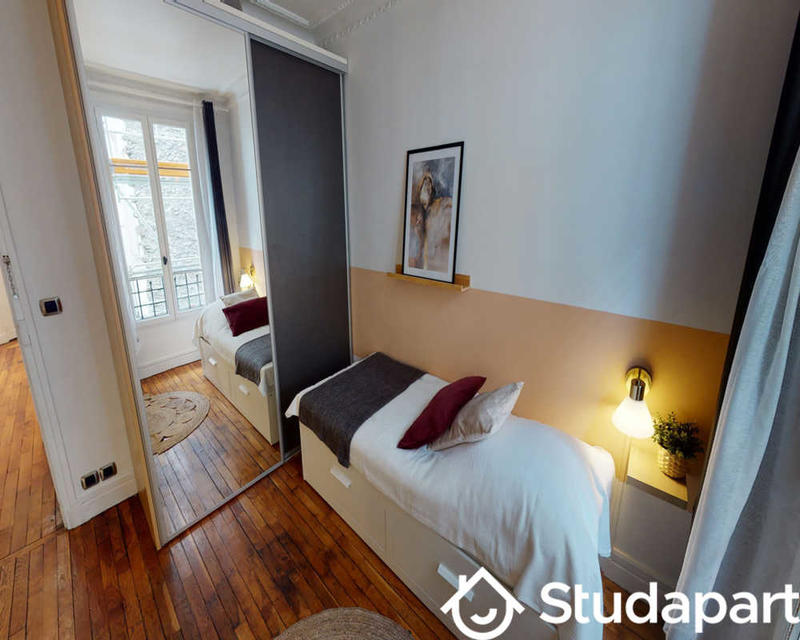 Chambre - 120 m² - 1 pièce