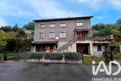 Maison - 231 m² - 11 pièces