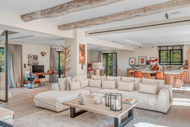 Villa - 265 m² - 6 pièces