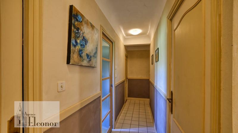 Maison - 208 m² - 9 pièces