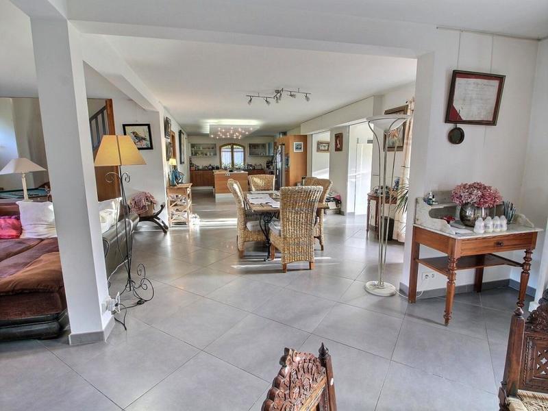 Villa - 250 m² - 6 pièces