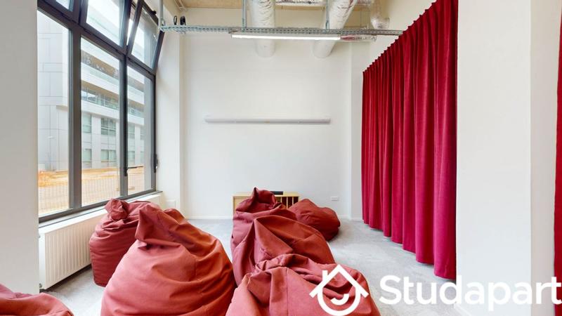 Chambre - 12 m² - 1 pièce