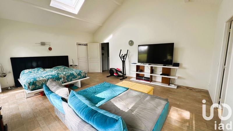 Maison - 215 m² - 6 pièces