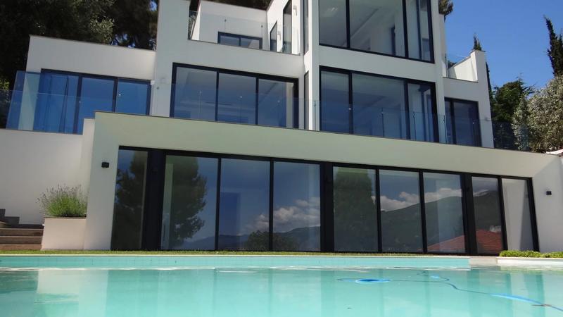 Maison - 240 m² - 5 pièces