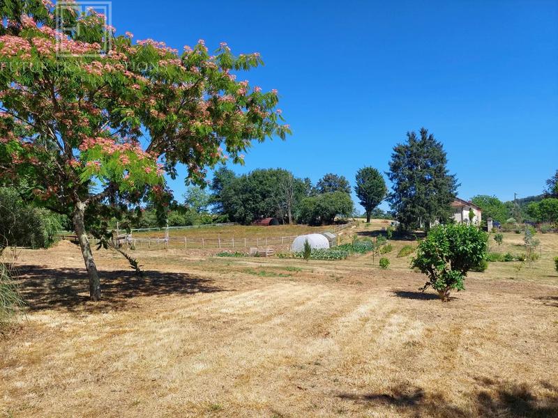 Maison - 216 m² - 6 pièces