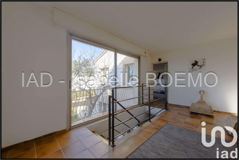 Maison - 216 m² - 9 pièces