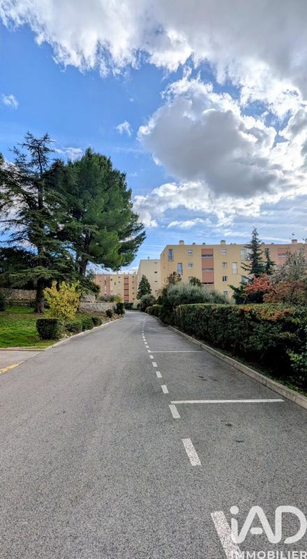 Appartement - 65 m² - 4 pièces