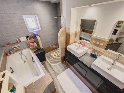 Appartement - 82 m² - 3 pièces