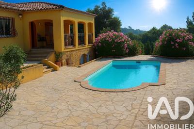 Maison - 332 m² - 10 pièces